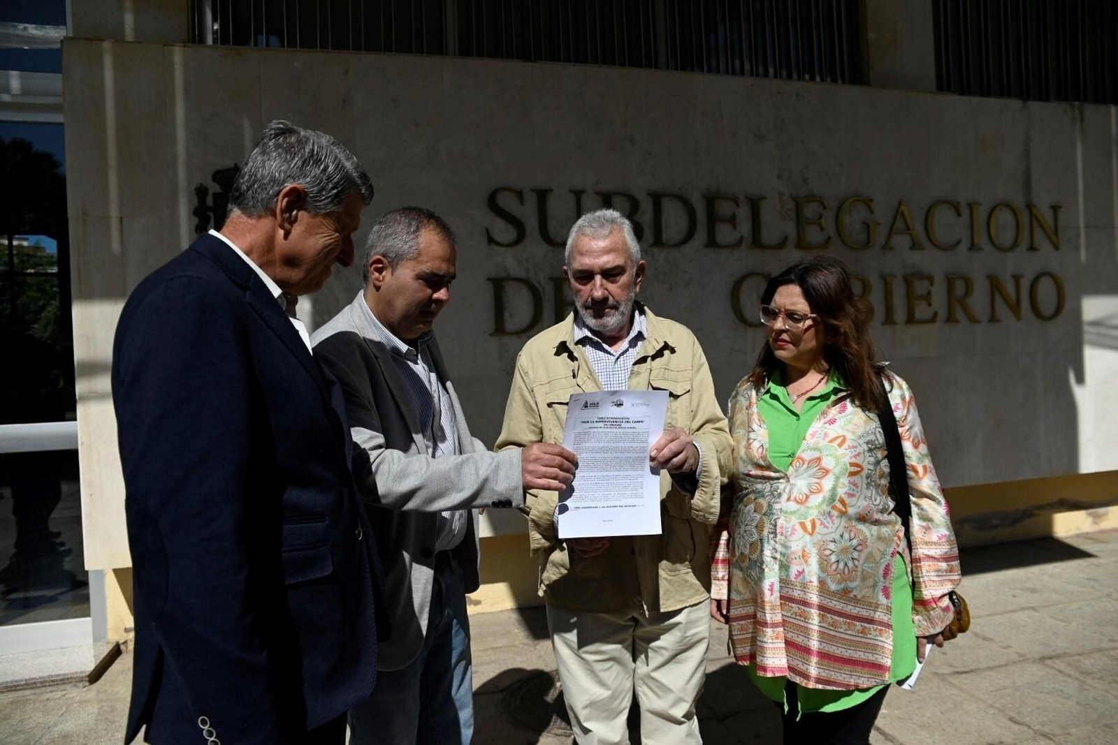 El reparto de naranjas en Córdoba en protesta por la situación del campo, en imágenes El reparto de naranjas en Córdoba en protesta por la situación del campo, en imágenes