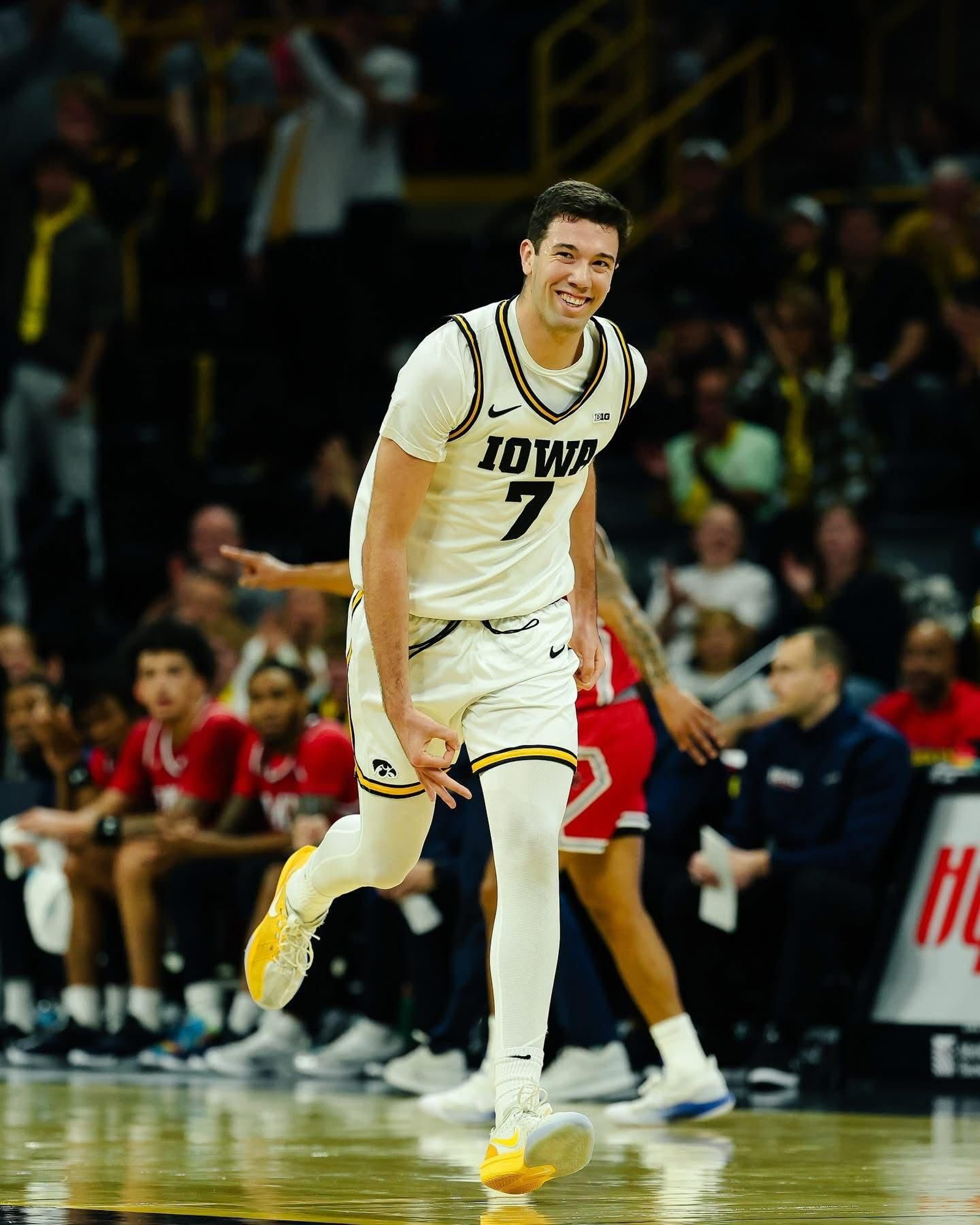 Buen arranque de Álvaro Folgueiras en la NCAA con Iowa