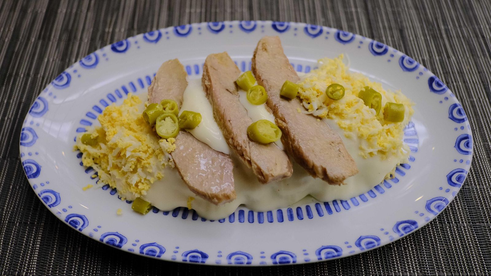 Ración de ensaladilla lista para servir.