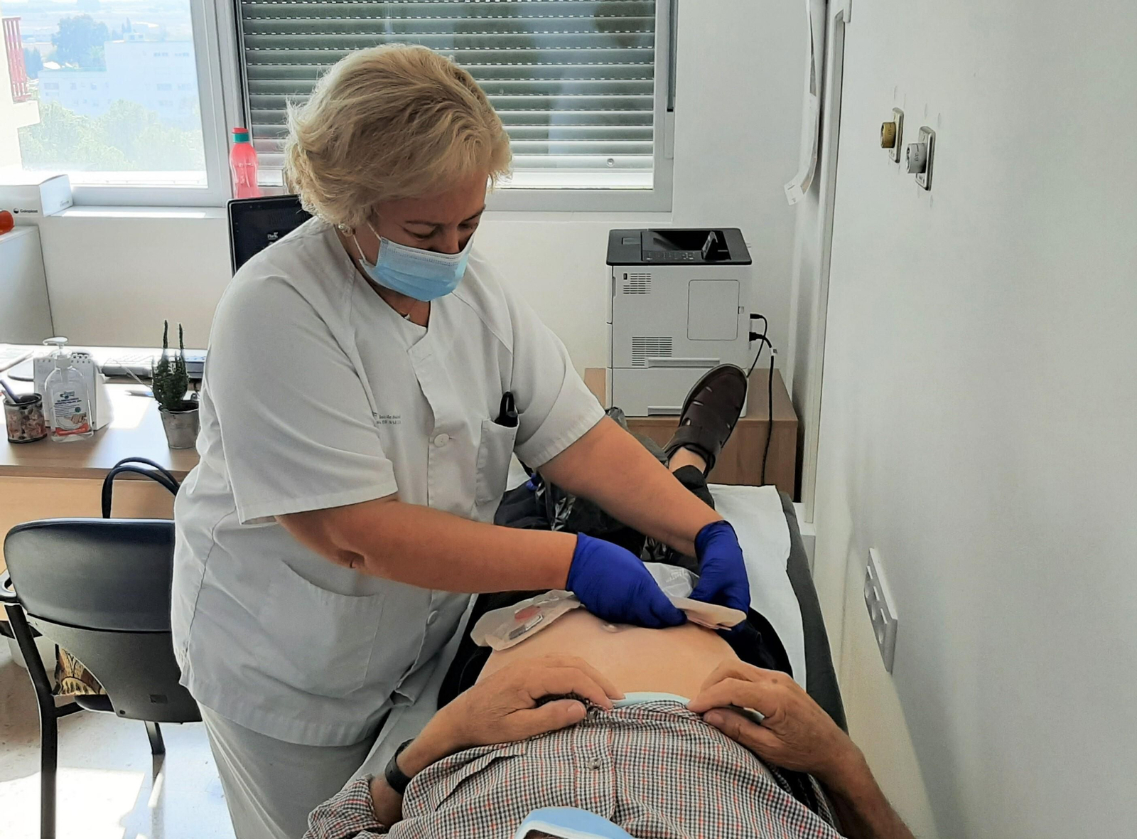 Consulta de ostomía del hospital Infanta Elena.