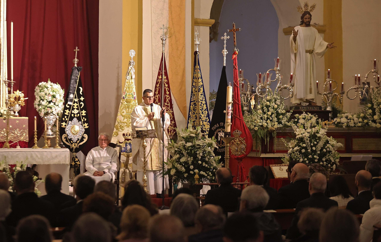 Fotos del Domingo de Resurrección en Algeciras: El Resucitado