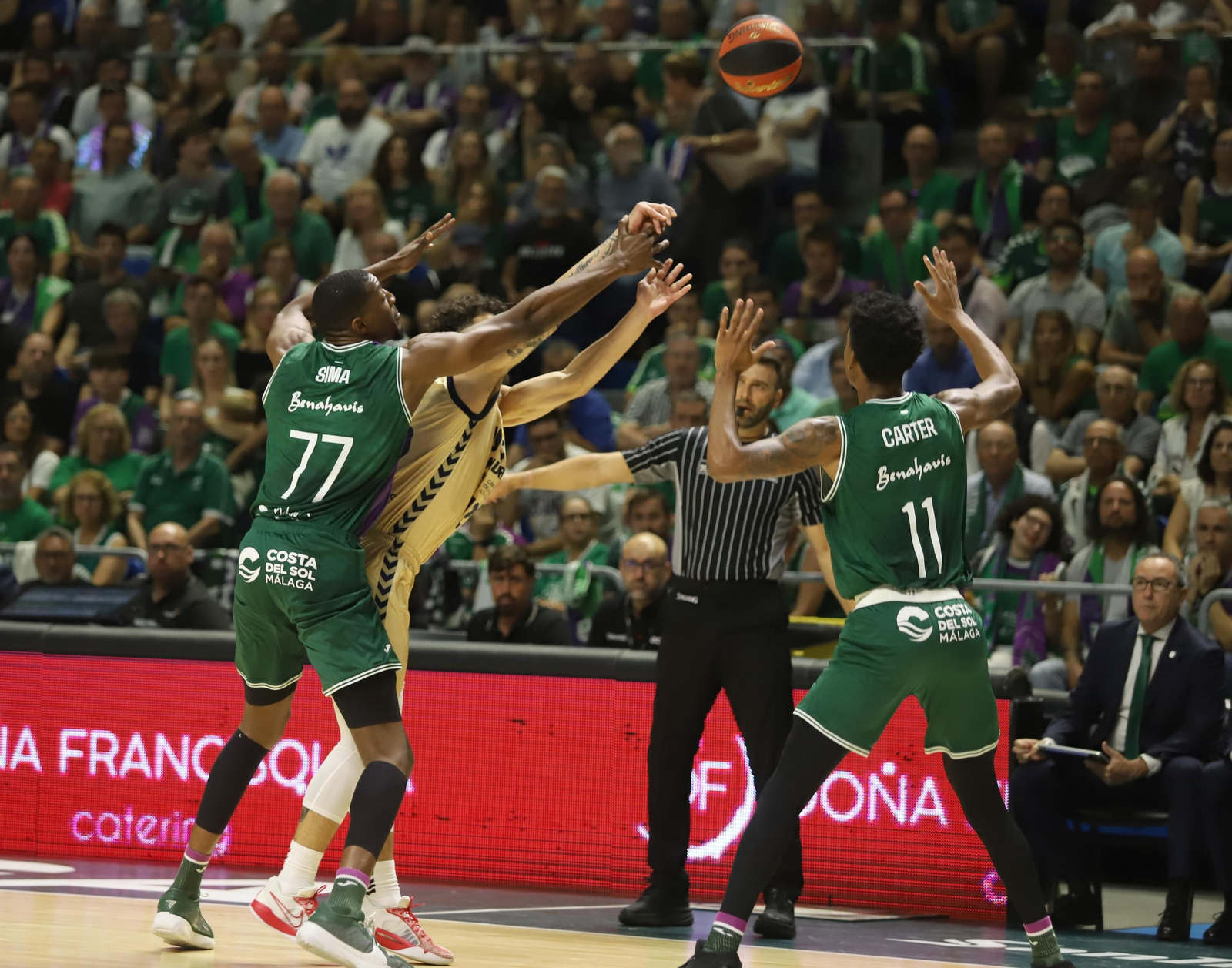 El quinto partido entre el Unicaja y el UCAM Murcia, en imágenes