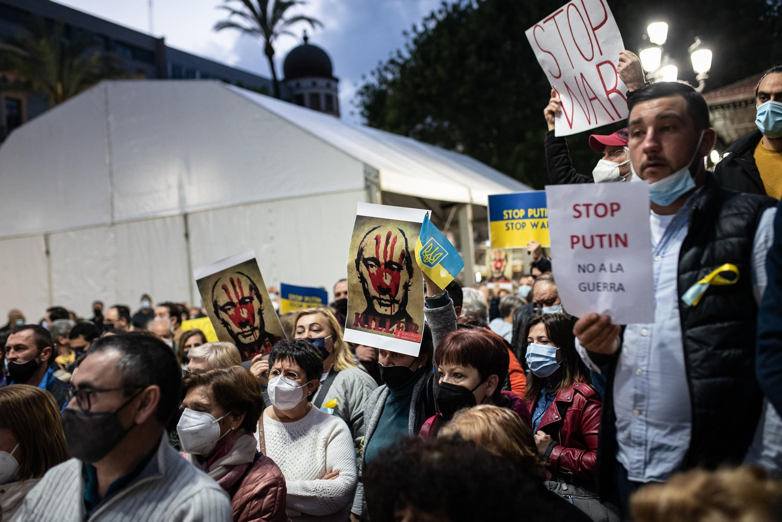 Imágenes de la concentración contra la guerra en Ucrania