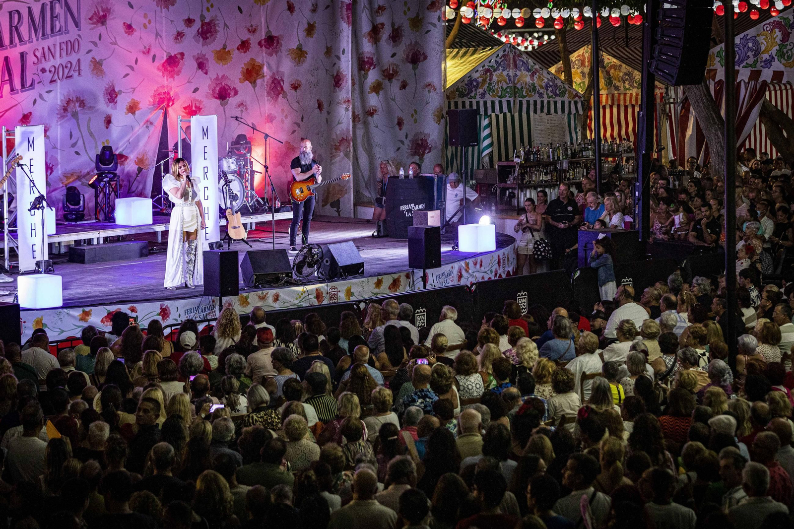 Búscate en las imágenes del viernes de Feria en San Fernando