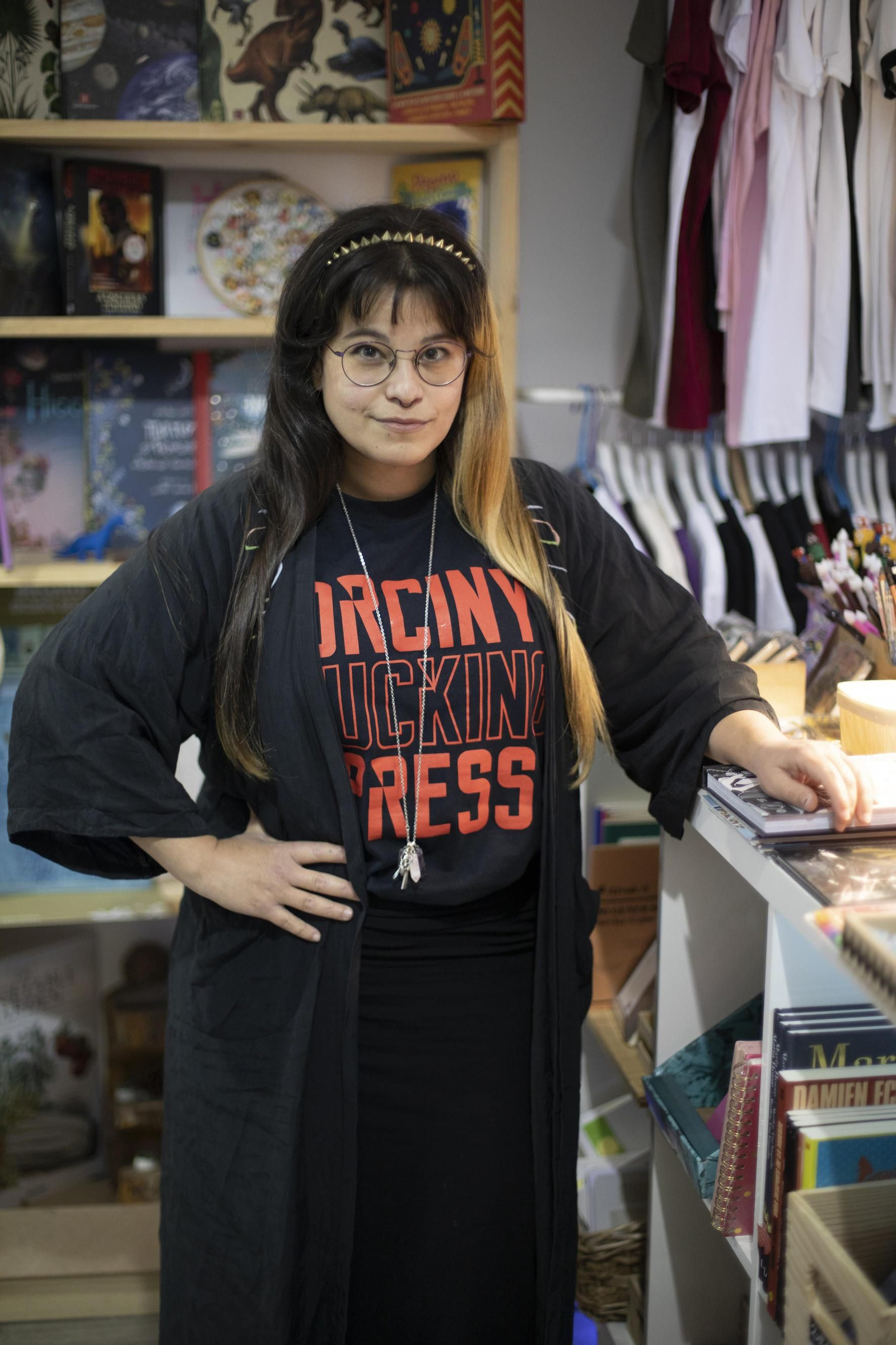 Lucía González, librera y dueña de Ovni Bazar Bizarro Lucía González, librera y dueña de Ovni Bazar Bizarro