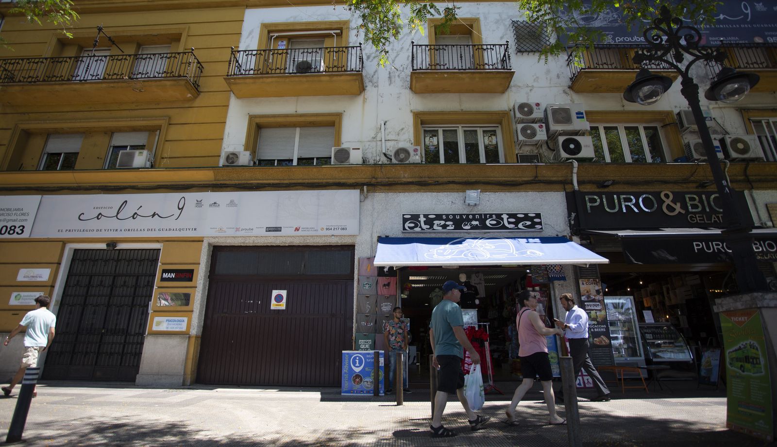 La fachada del edificio del Paseo de Colón que será demolido