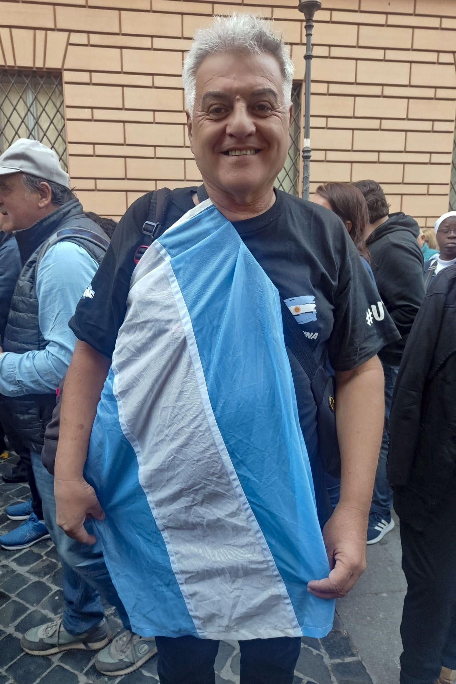 Las imágenes del traslado del féretro del papa Francisco a la Basílica de San Pedro en el Vaticano