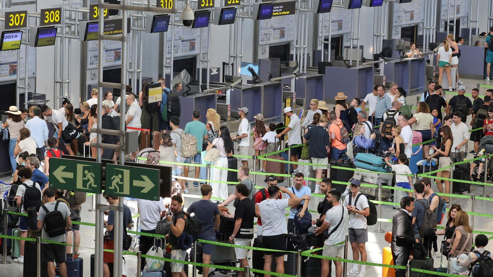 Salidas del Aeropuerto de Málaga - Costa del Sol Salidas del Aeropuerto de Málaga - Costa del Sol