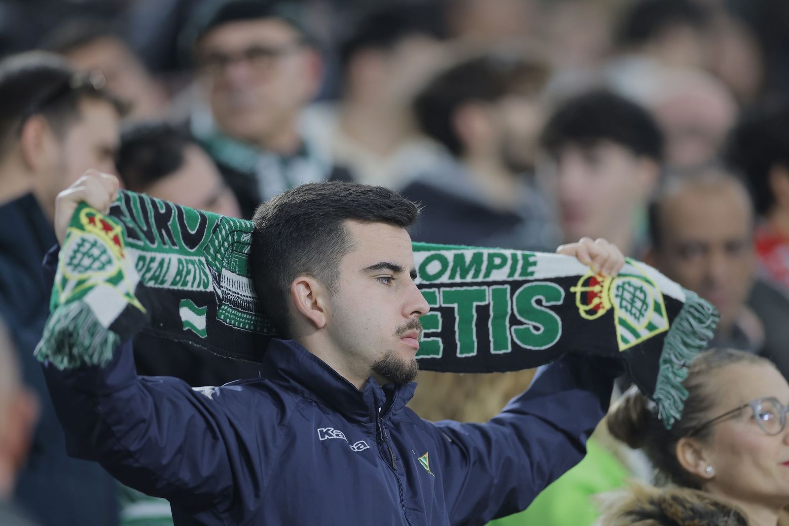 Búscate en las fotos del Betis - Elche