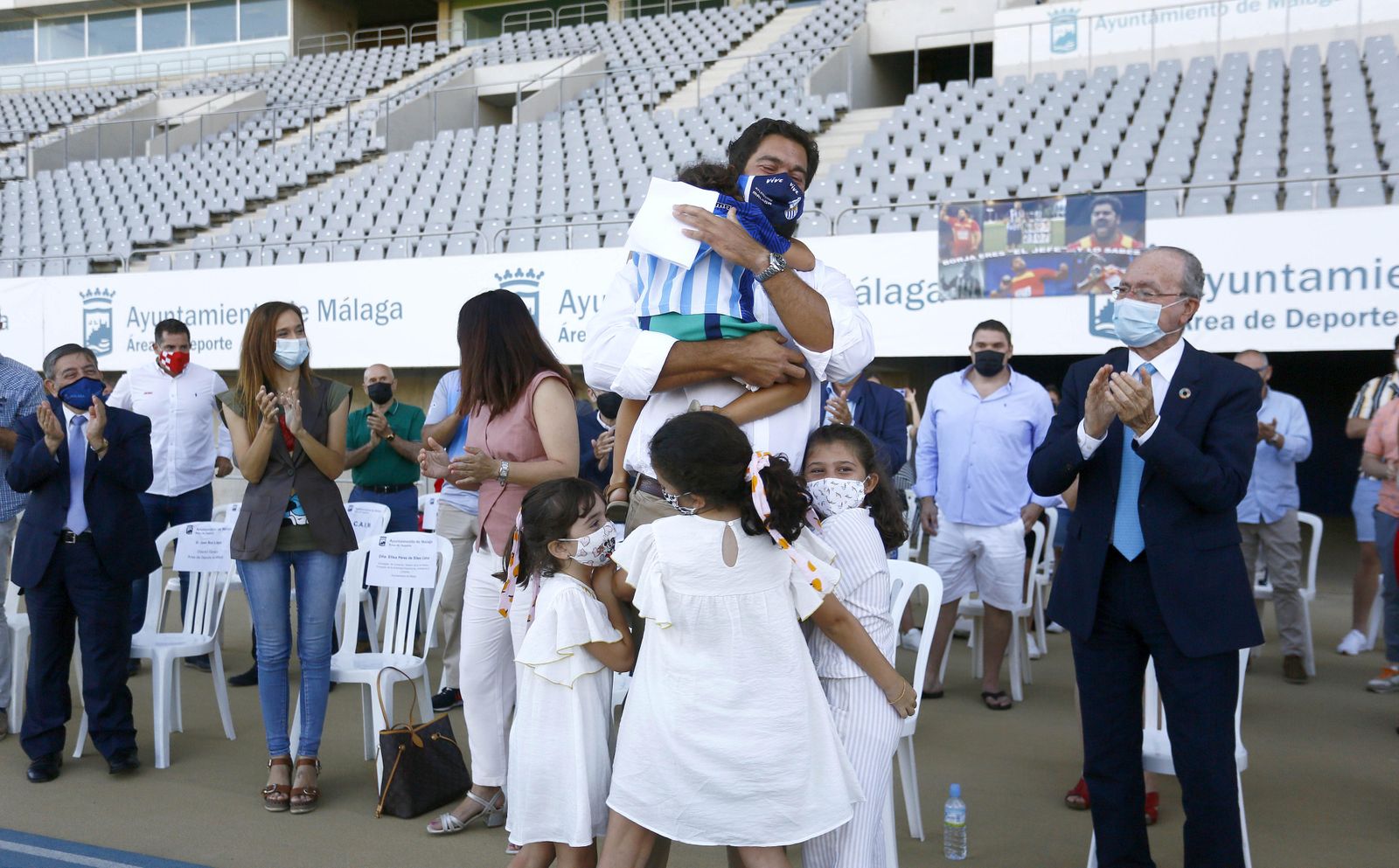 Fotos: El homenaje a Borja Vivas en el Ciudad de Málaga