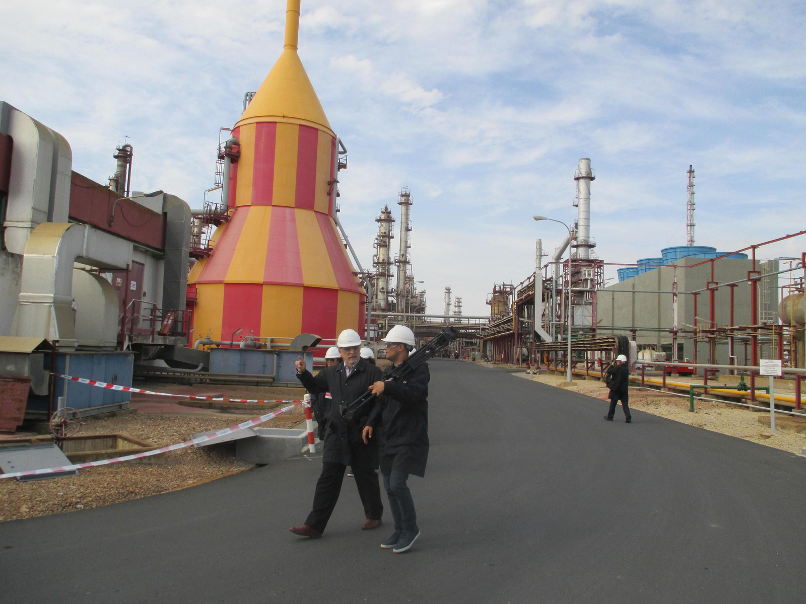 Imagen de archivo de una visita en las instalaciones de la planta Química de Cepsa.