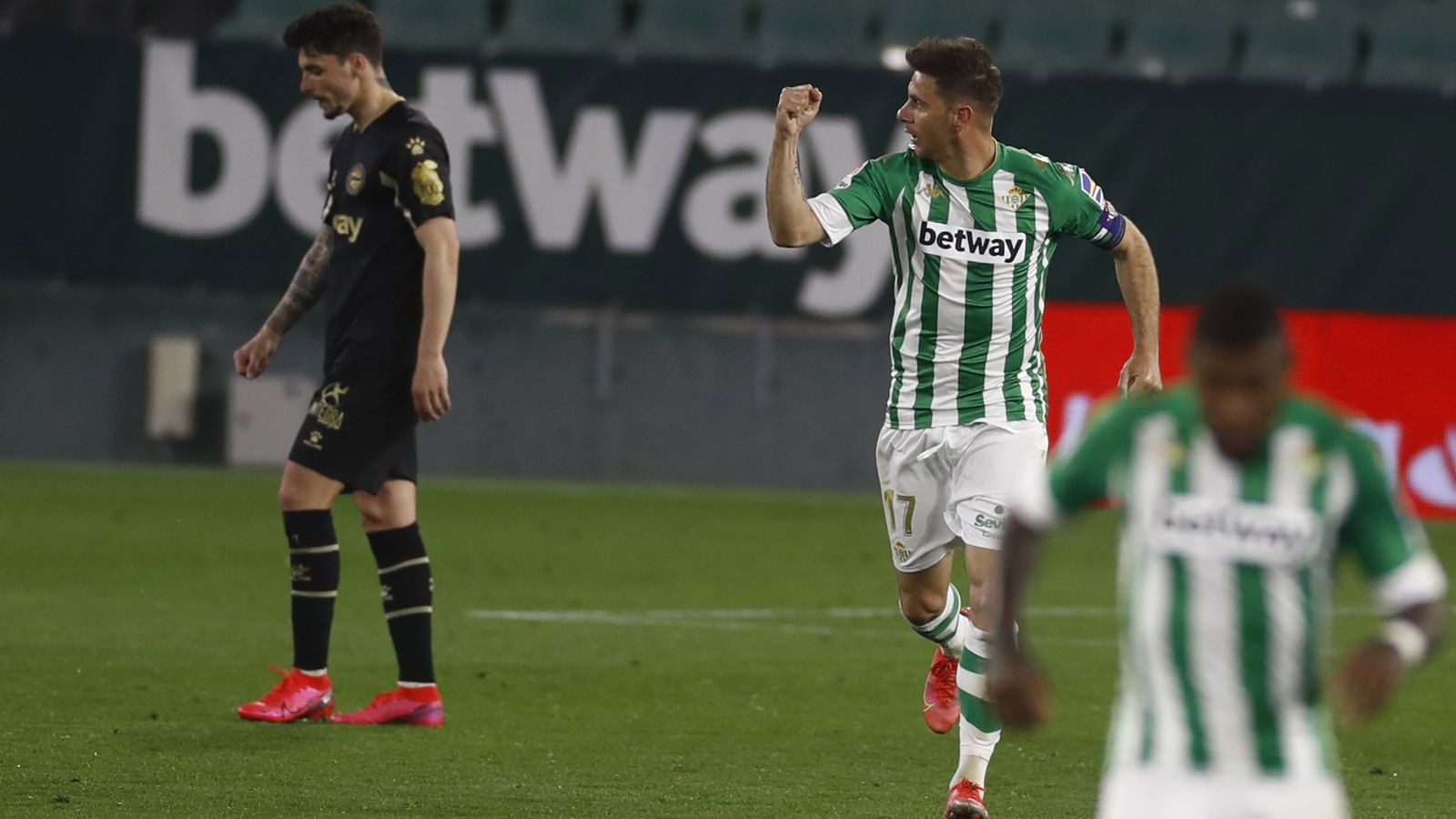 Joaquín celebra su último gol ante el Alavés.