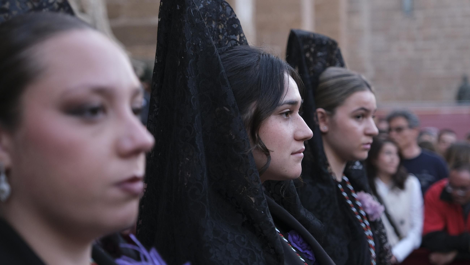 Estudiantes en la Semana Santa de Almería 2025