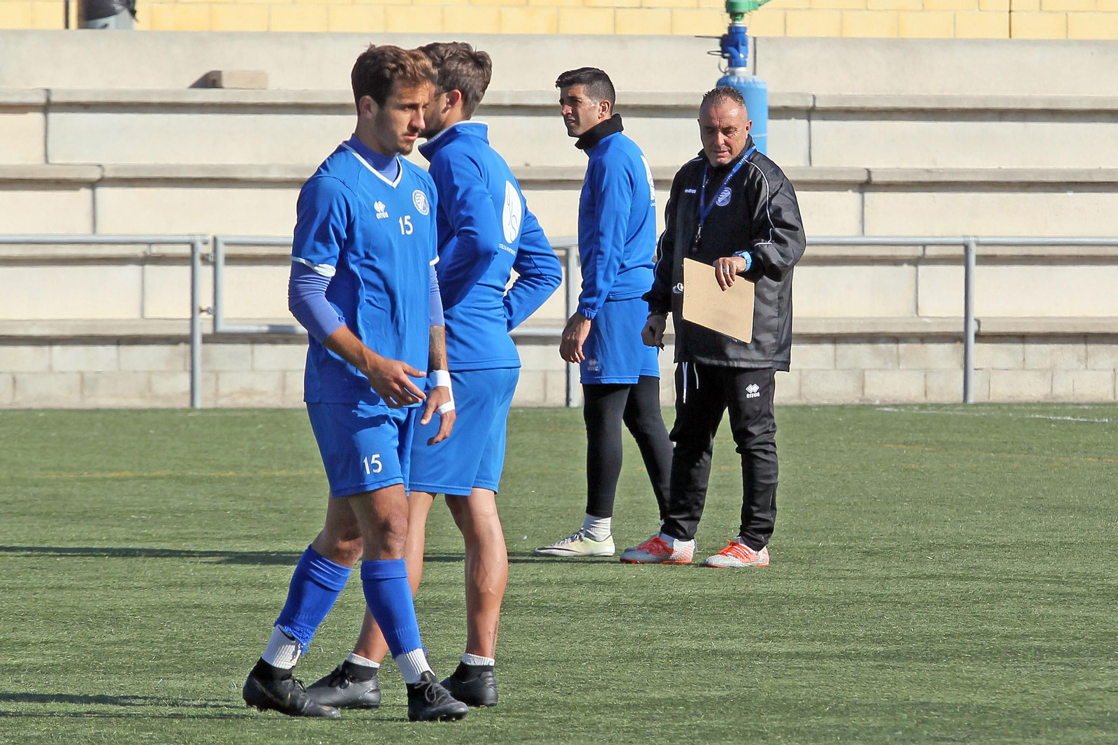 Alain volerá al lateral izquierdo tras cumplir su partido de sanción.
