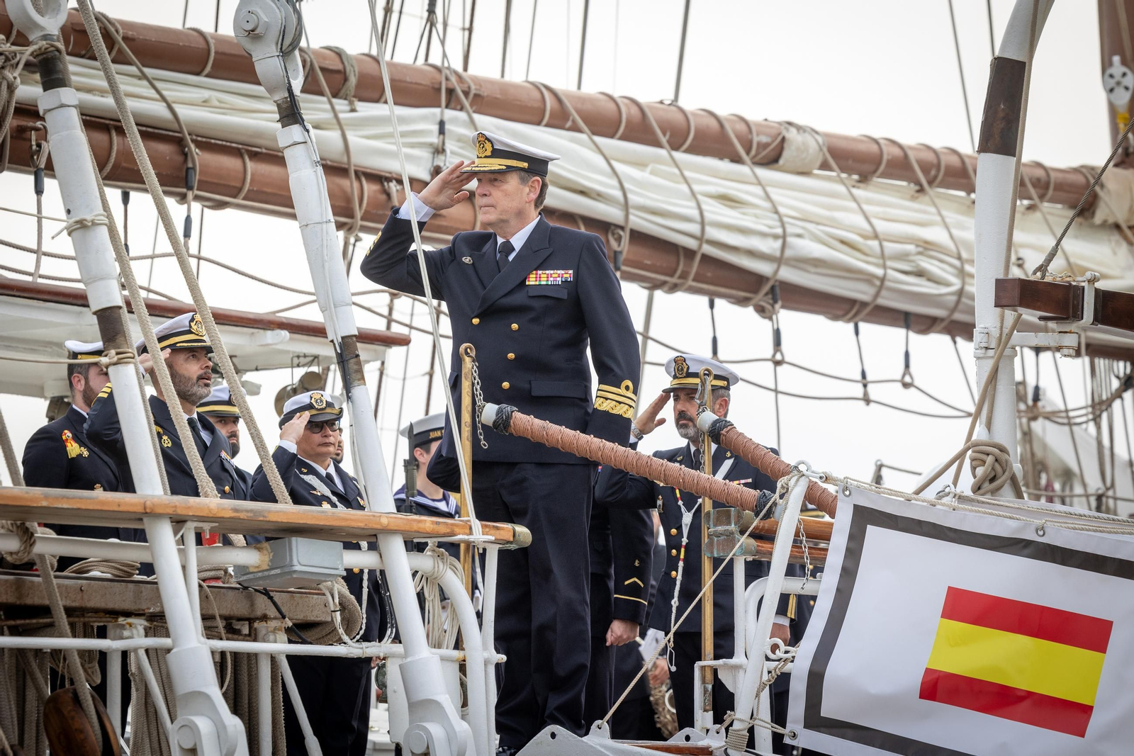 Imágenes de la despedida del 'Elcano' desde Cádiz con la Princesa Leonor como guardiamarina Imágenes de la despedida del 'Elcano' desde Cádiz con la Princesa Leonor como guardiamarina