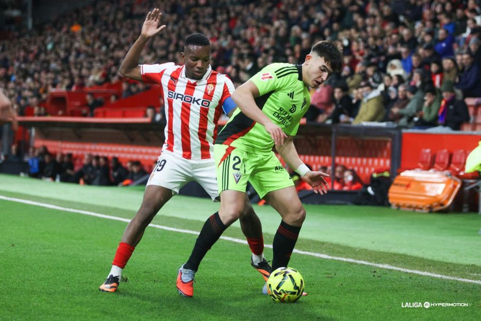 El Sporting golea al colista Mirandés, próximo rival del Málaga CF