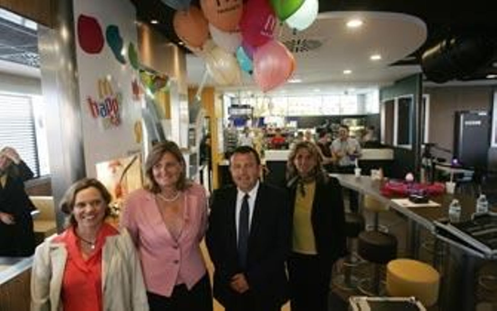 McDonald's abre en Luz Shopping su tercer restaurante en la ciudad McDonald's abre en Luz Shopping su tercer restaurante en la ciudad