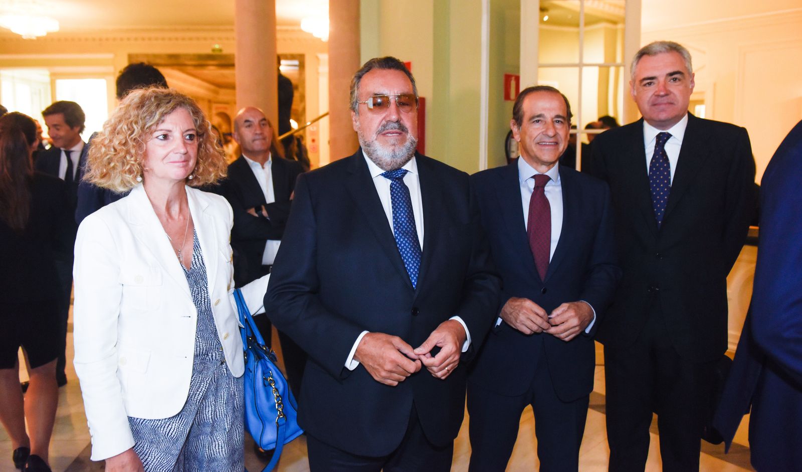 Los invitados al Foro Joly con Juanma Moreno en Madrid, en imágenes