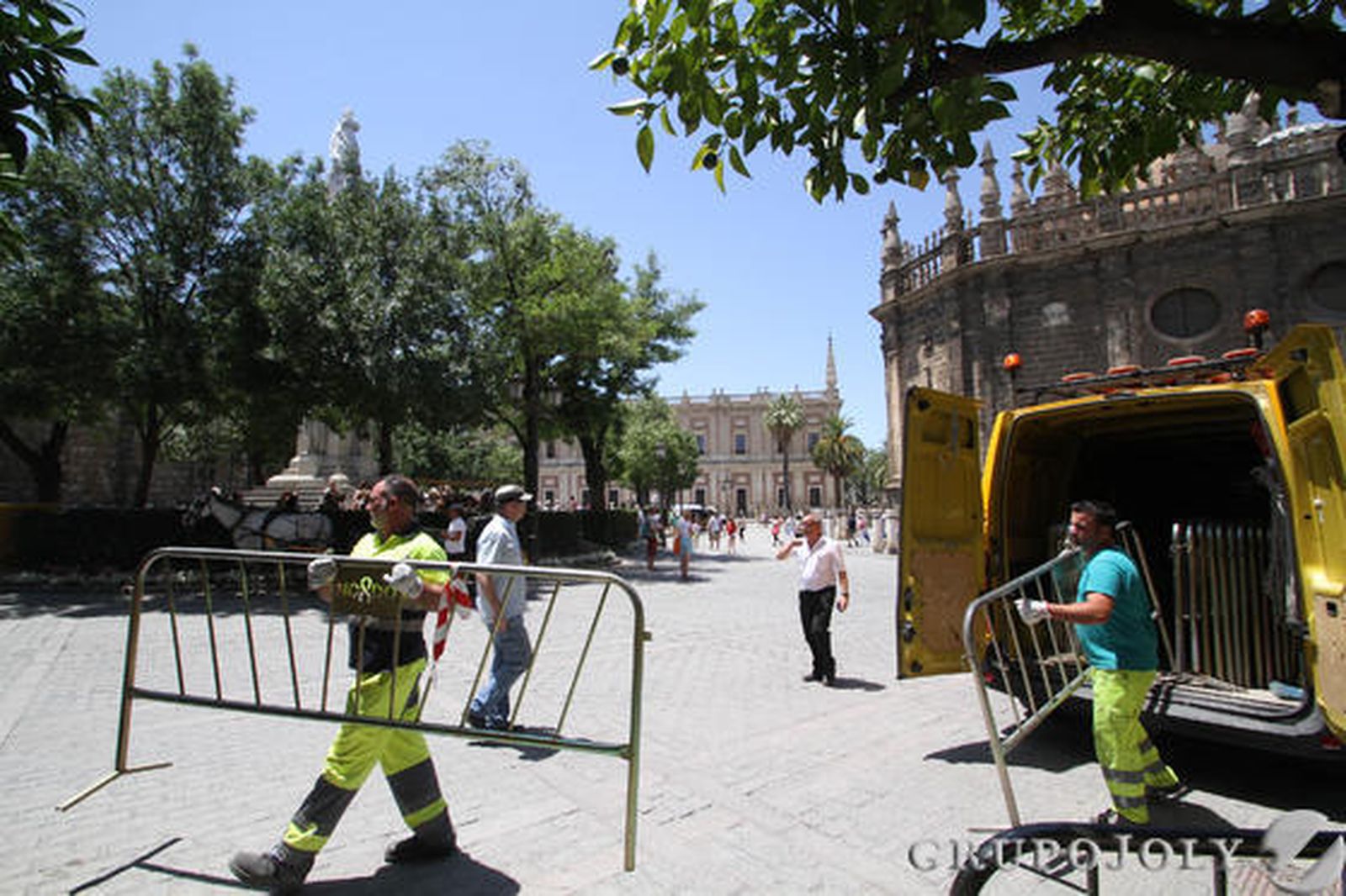 Las imágenes de los preparativos de la visita de Obama a Sevilla
