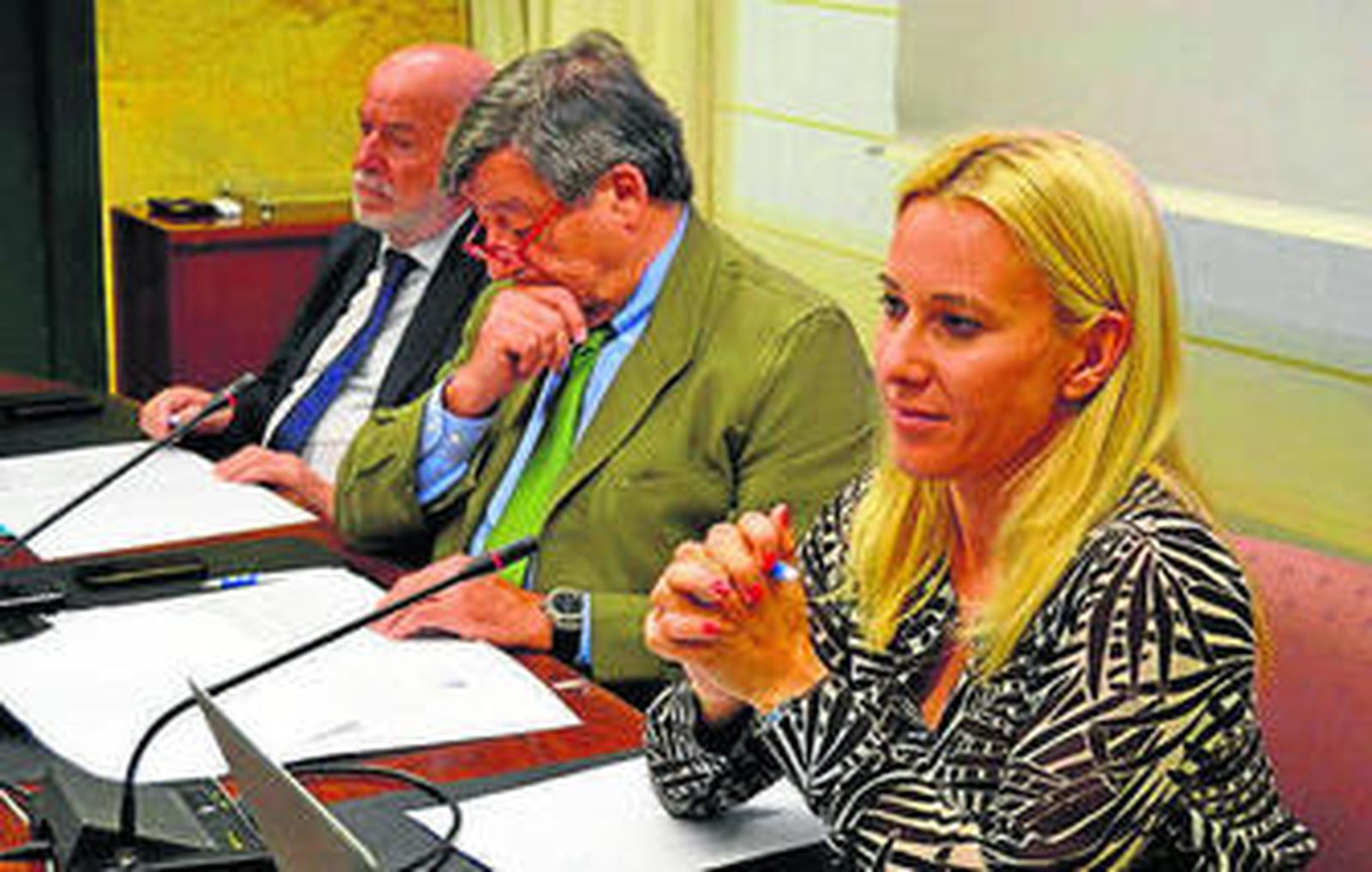 El rector Pedro Molina, Jose Angel Moya-Angeler y Ana Gea.