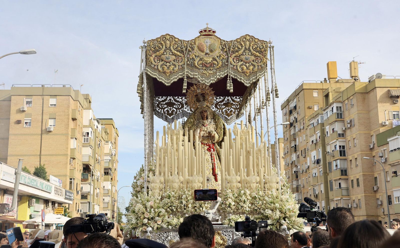 Salida extraordinaria de la Virgen del Amor