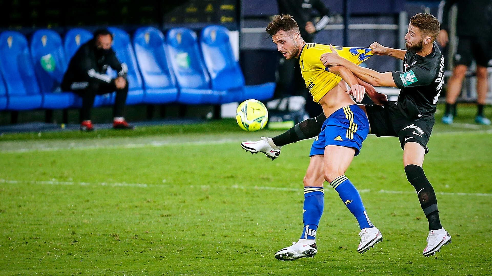 Partido de fútbol Cádiz CF - Granada Partido de fútbol Cádiz CF - Granada