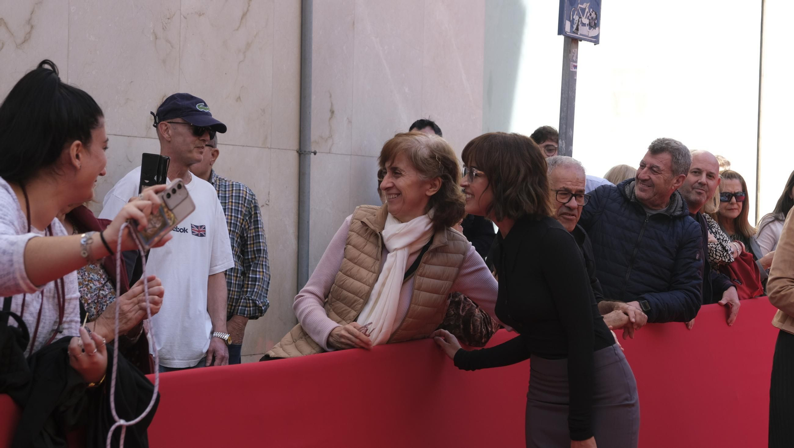 Verónica Sánchez, una estrella de FICAL en el Paseo de la Fama de Almería, en imágenes