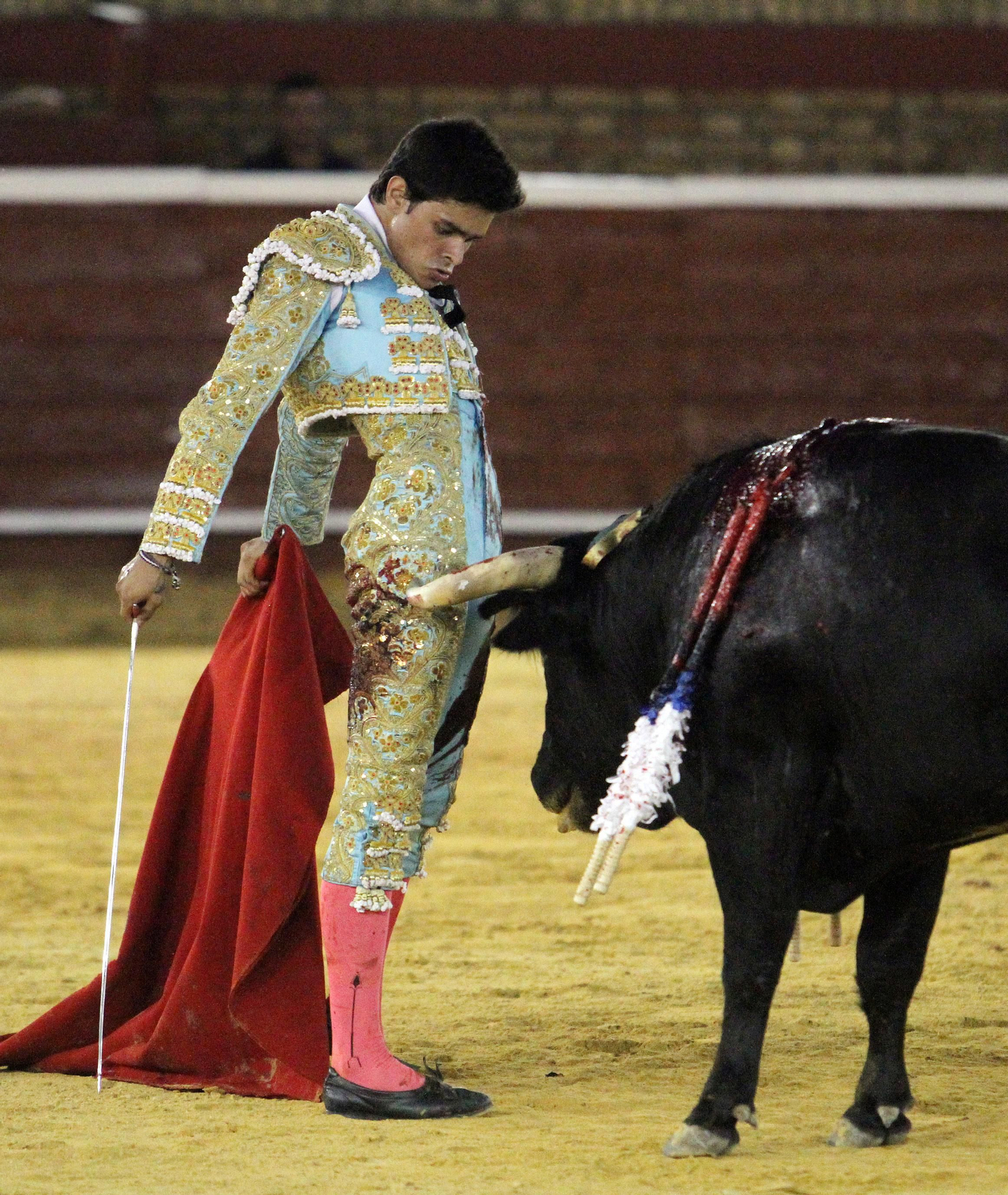 Juan Silva "Juanito" sale a hombros en la Plaza de toros La Merced, en imágenes