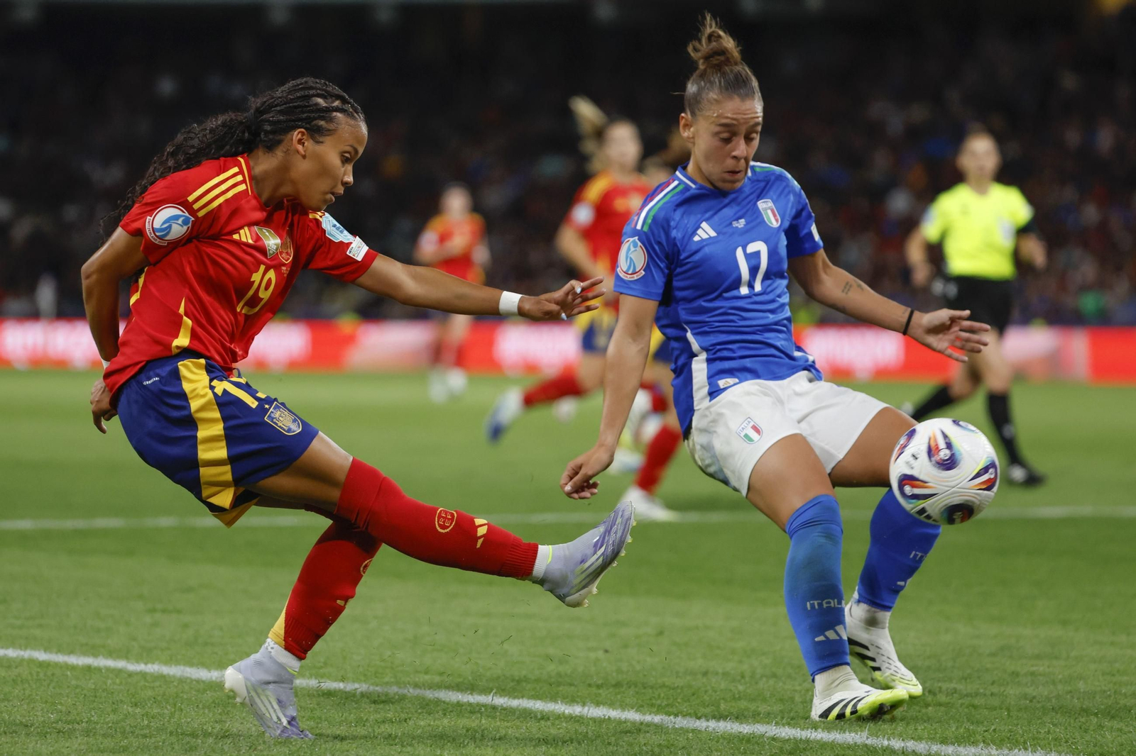 Las fotos del Italia - España de la Eurocopa femenina