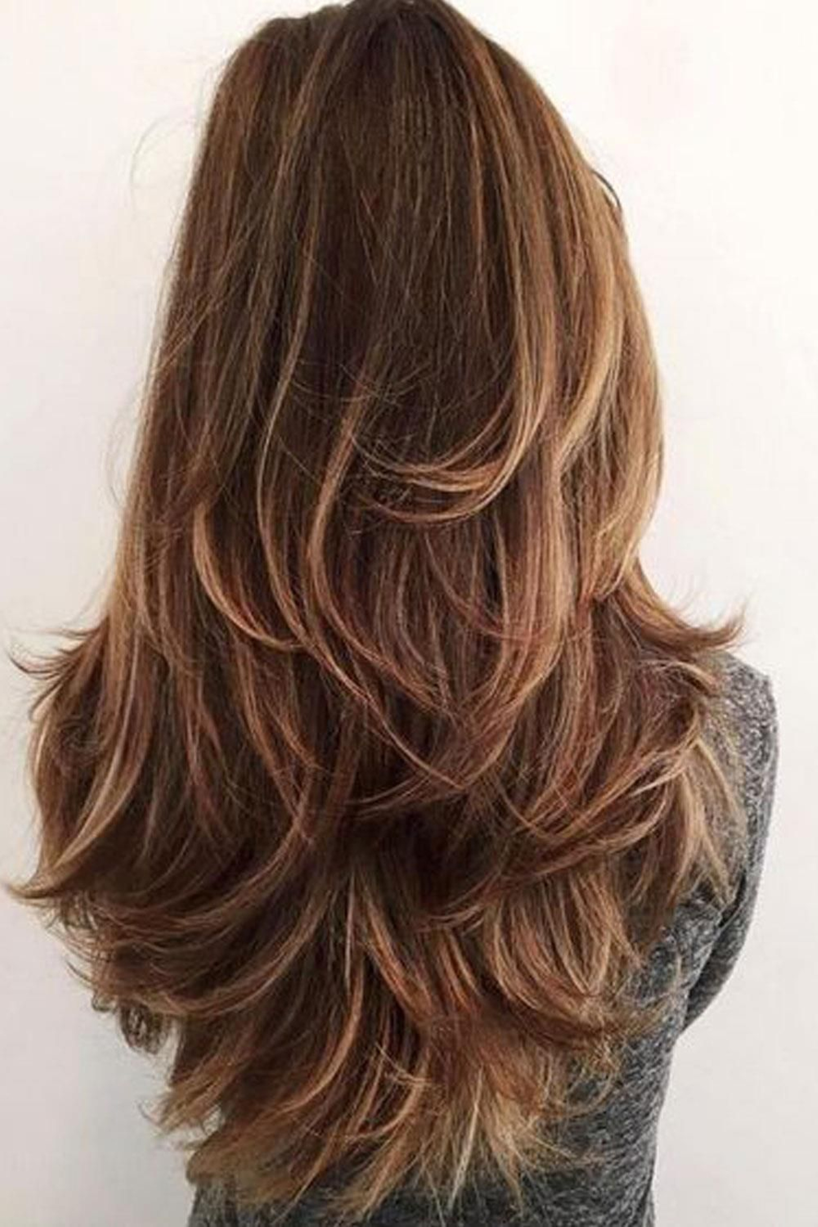 Corte de pelo mariposa para melenas largas. Corte de pelo mariposa para melenas largas.