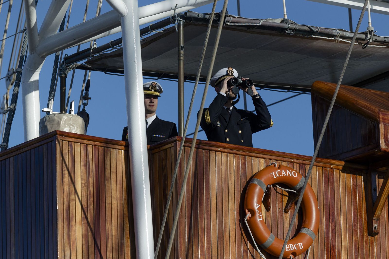 Las imágenes de la despedida del Juan Sebastián de Elcano