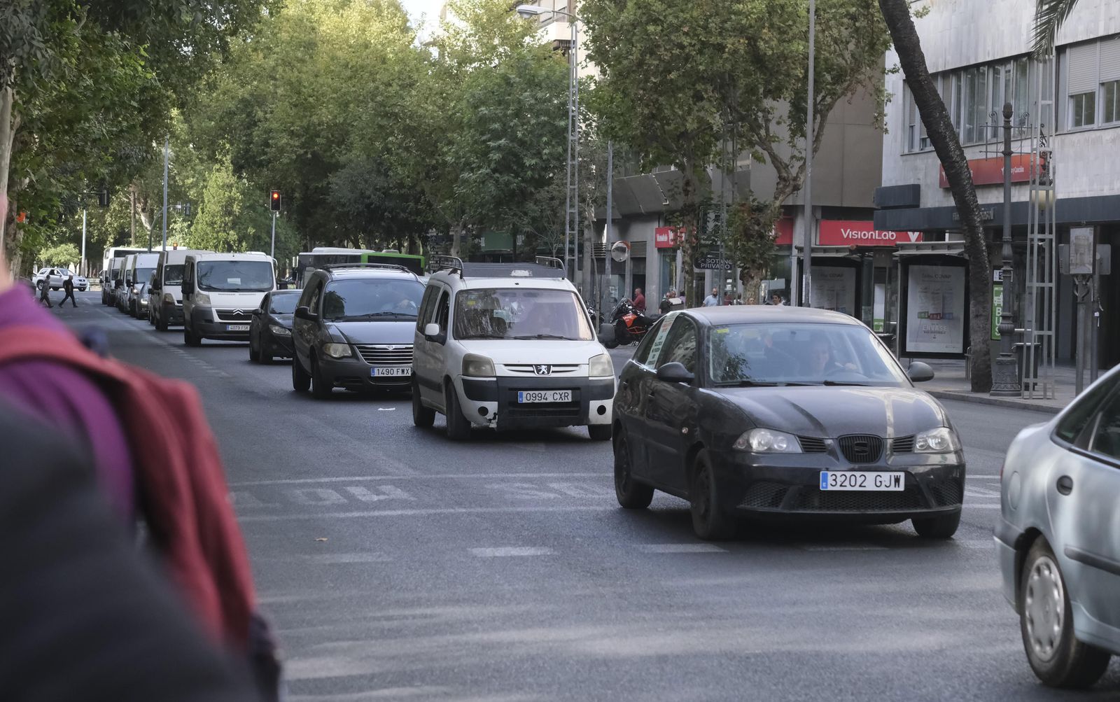 Las protestas del comercio ambulante colapsan el centro de Córdoba, en imágenes