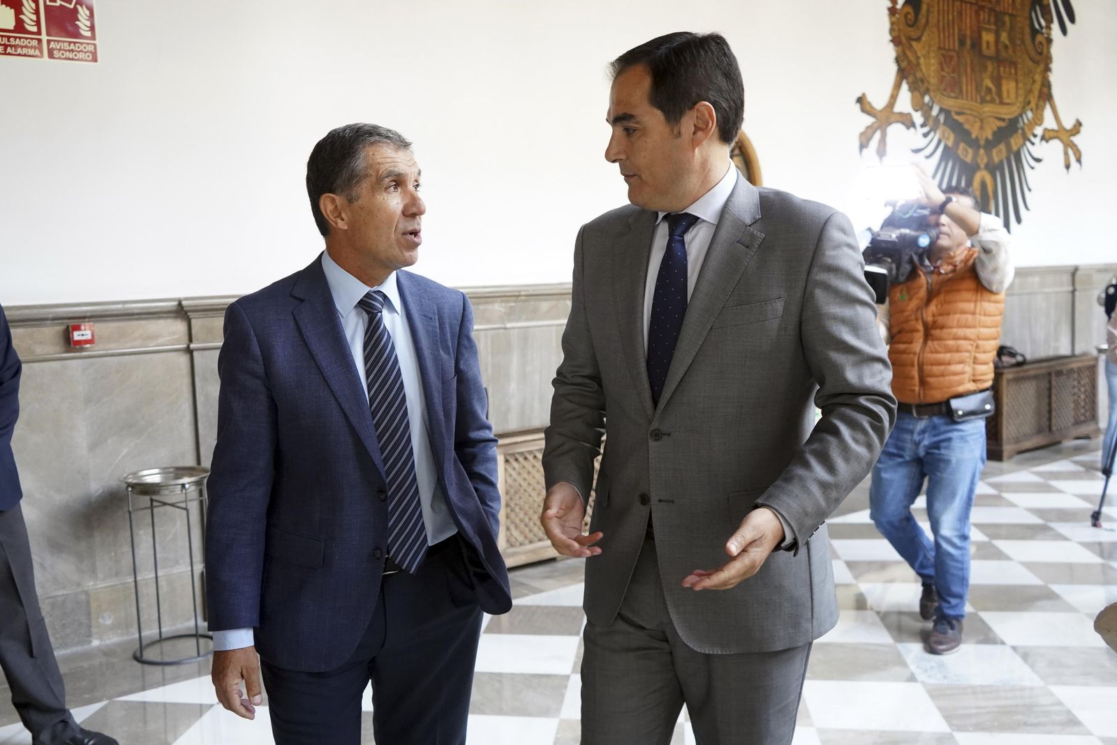 José Antonio Nieto y Lorenzo del Río en un momento de su reunión.