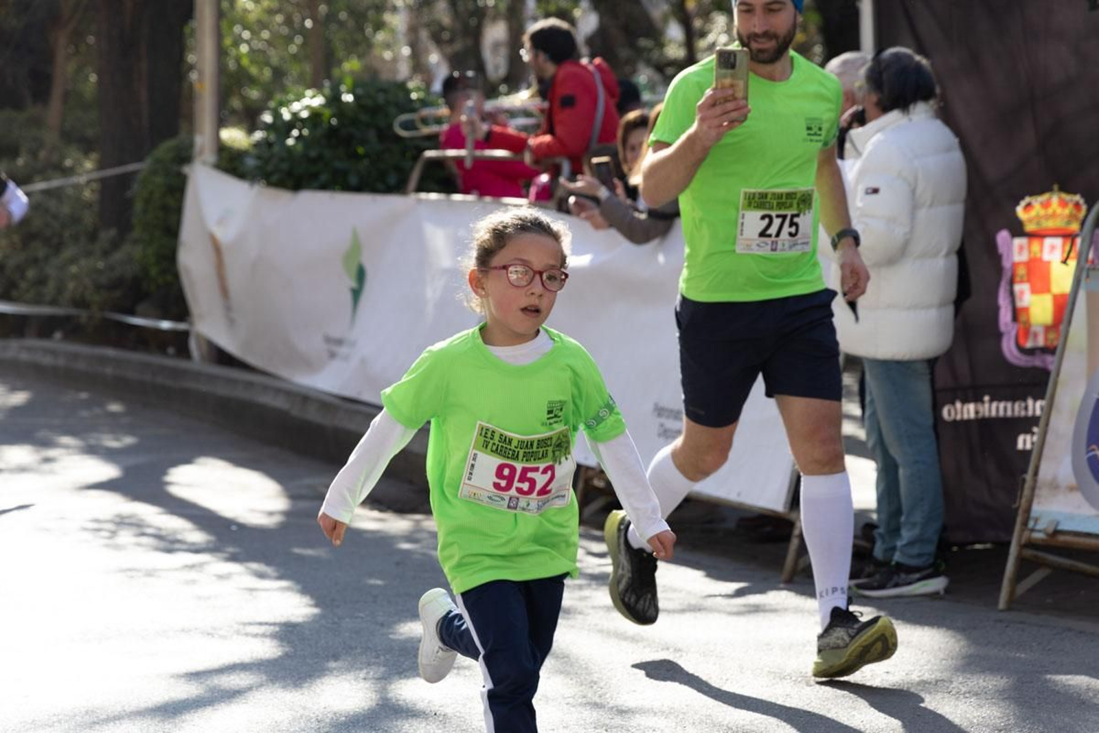 Deporte y solidaridad se unen en la IV Carrera Popular IES San Juan Bosco, en imágenes