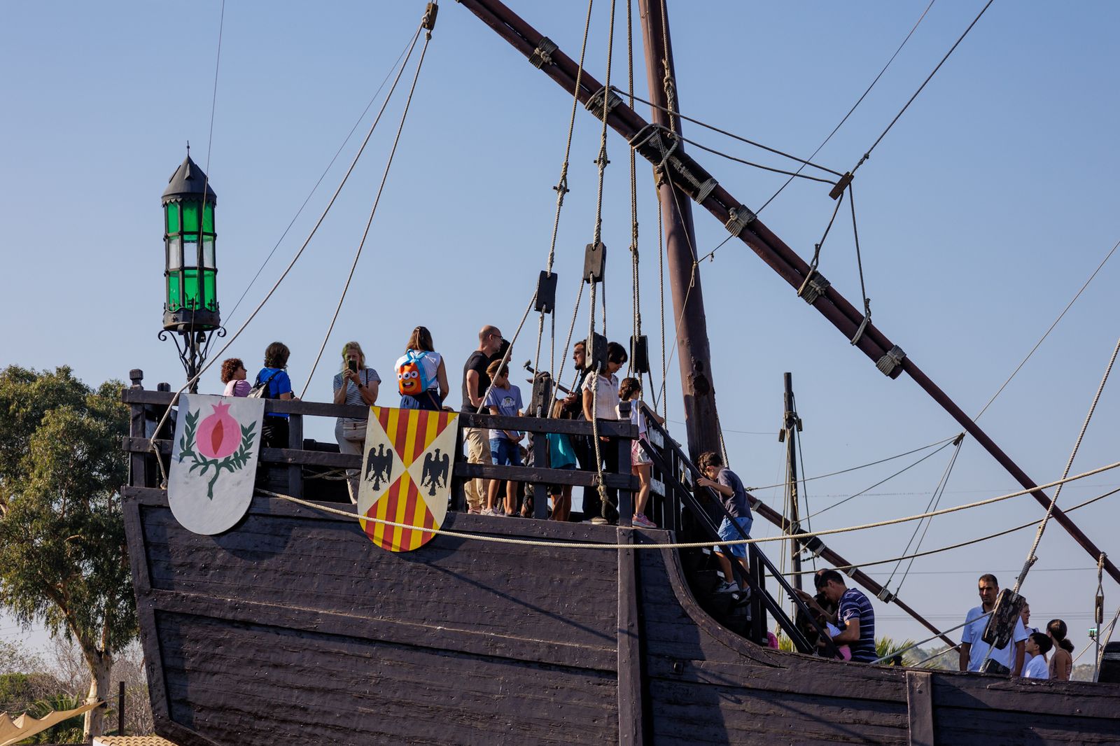 Las imágenes del Muelle de las Carabelas este 12 de octubre