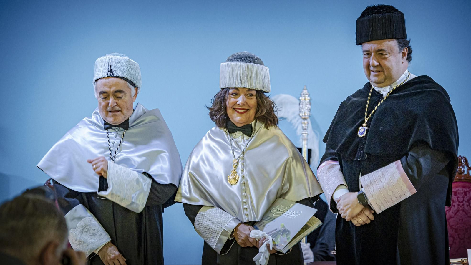 Las mejores imágenes del acto de investidura de doctorados por la UCA