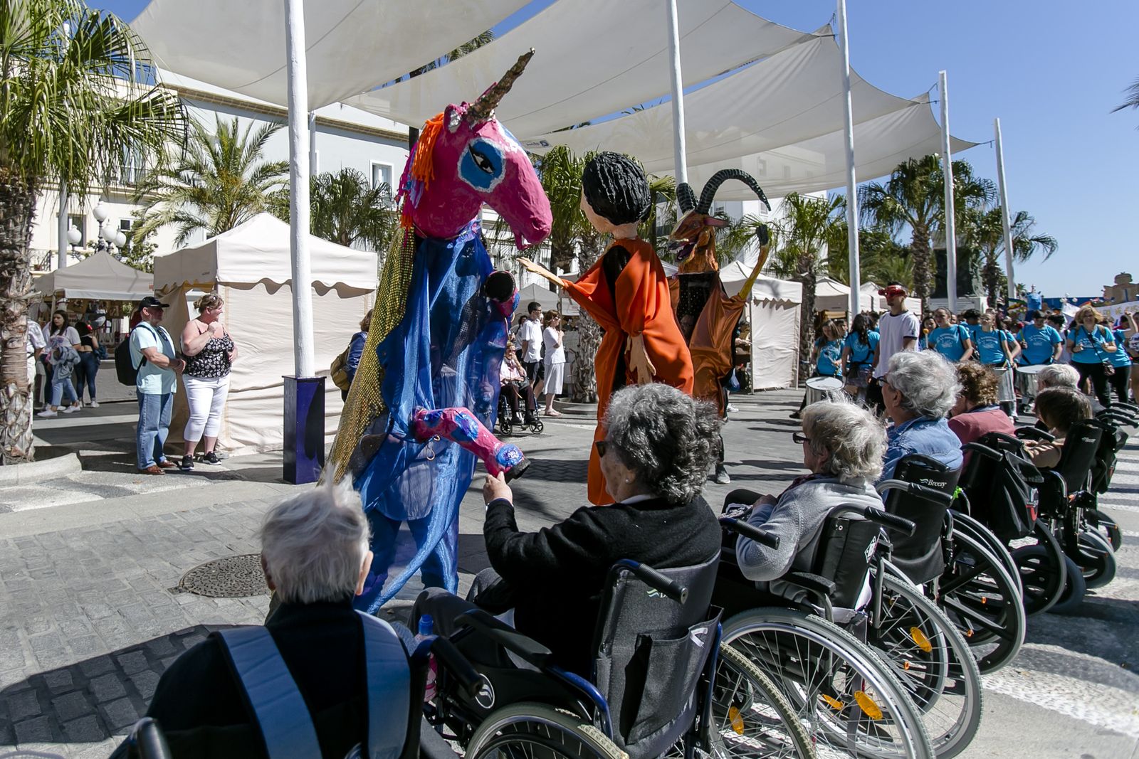 Pasacalles escolar para dar comienzo al Festival Internacional del Títere