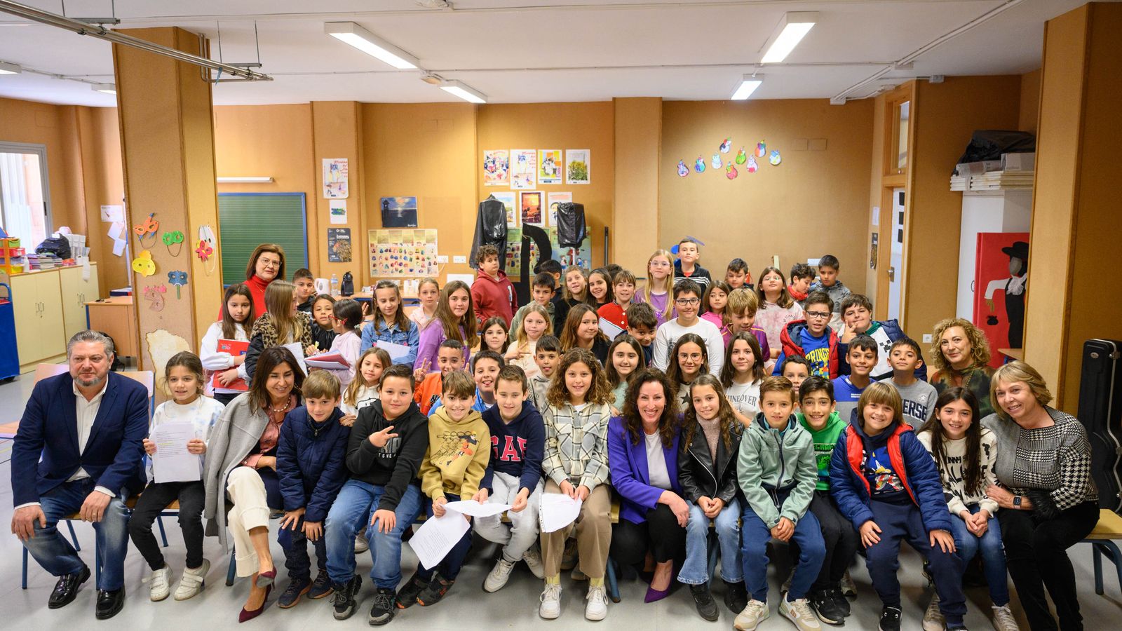 La alcaldesa de Almería visita el CEIP Ginés Morata junto a los concejales Sacramento Sánchez y Diego Cruz