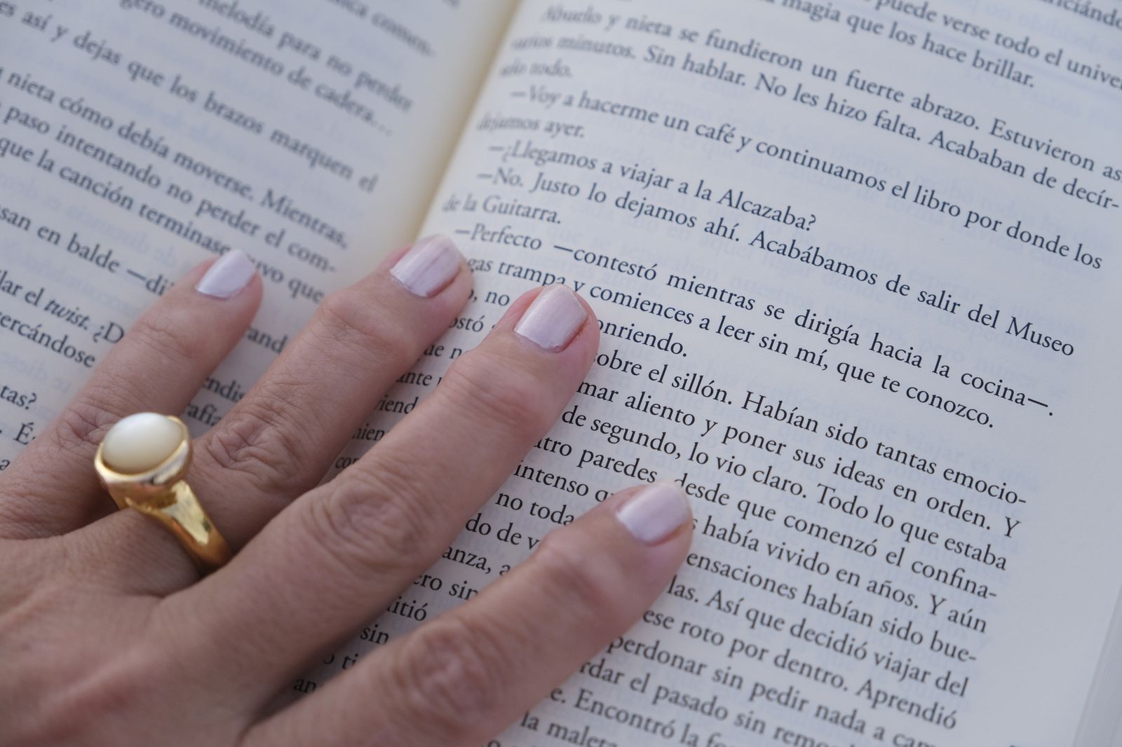 Fotogalería 'Viajar en Tiempos de Coronavirus'. Día del Libro. Almería