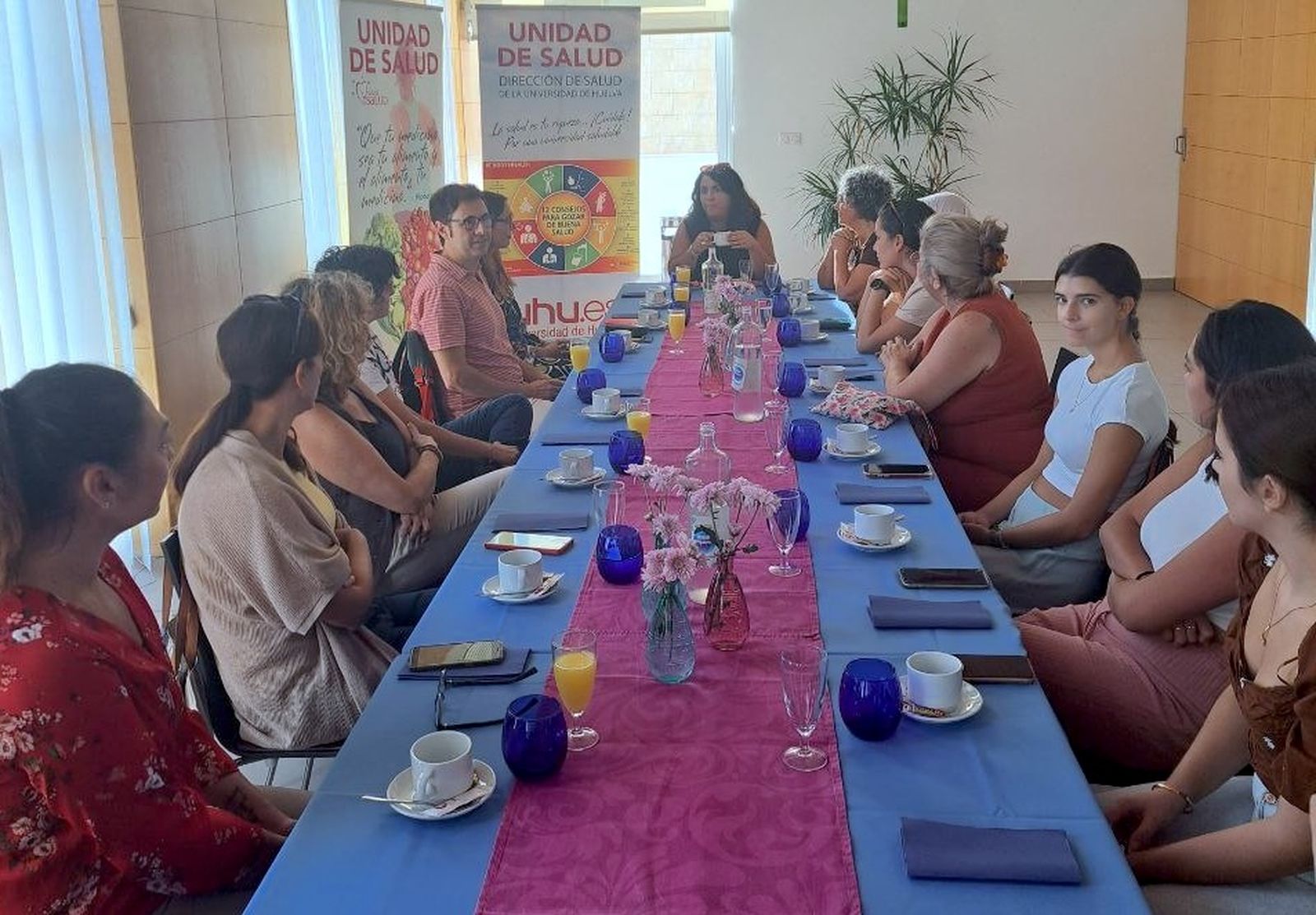 Participantes de la 'Death café' en la UHU