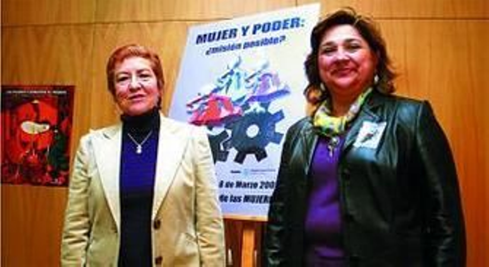 Teresa Alba, ayer, con la delegada de Igualdad, Margarida Ledo.
