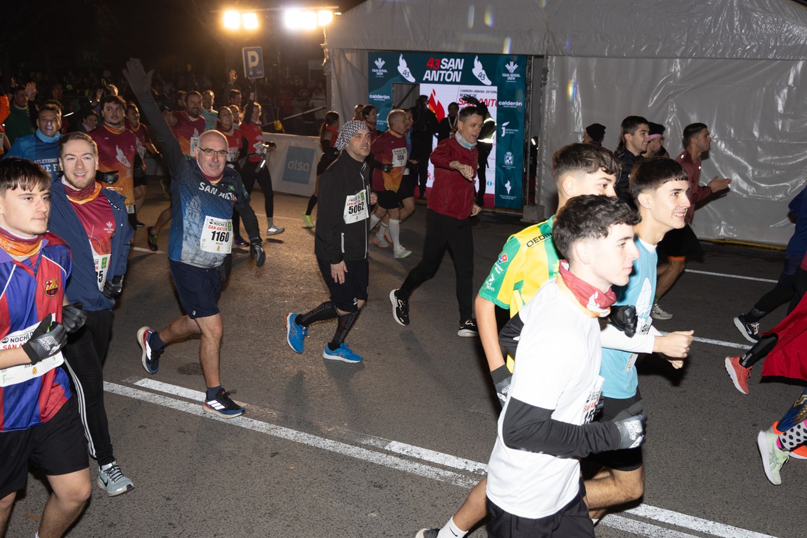 Encuéntrate en la salida de la Carrera de San Antón 2026, en imágenes (3)