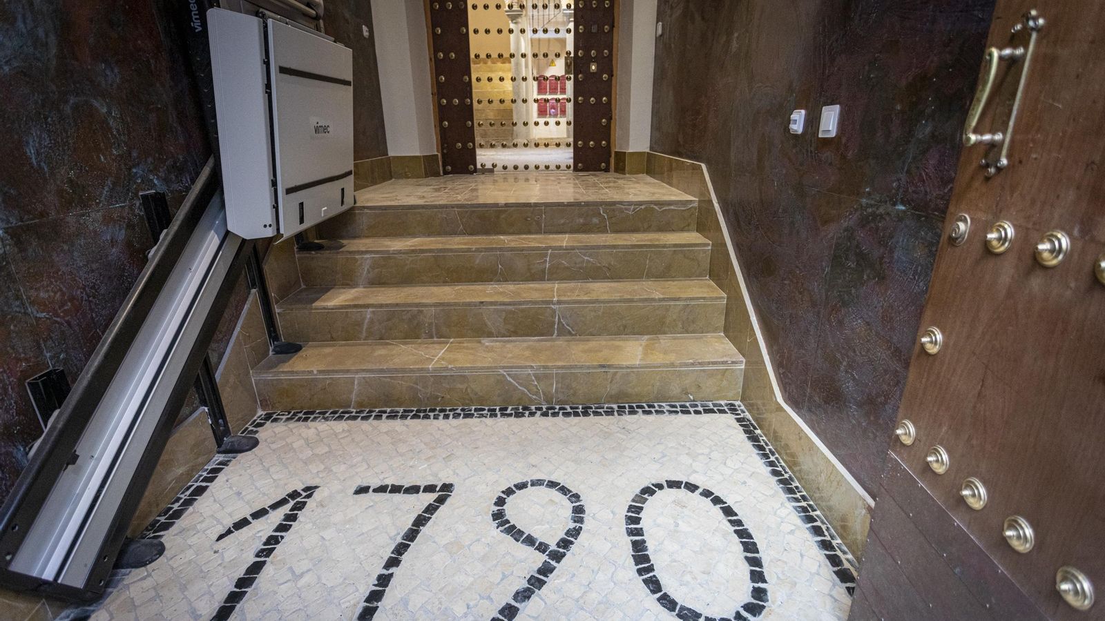 El acceso a la finca.