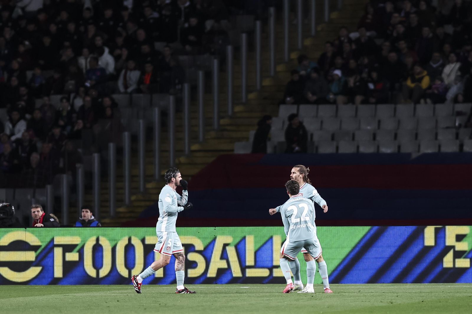 Las fotos del espectacular Barcelona - Atlético de Madrid