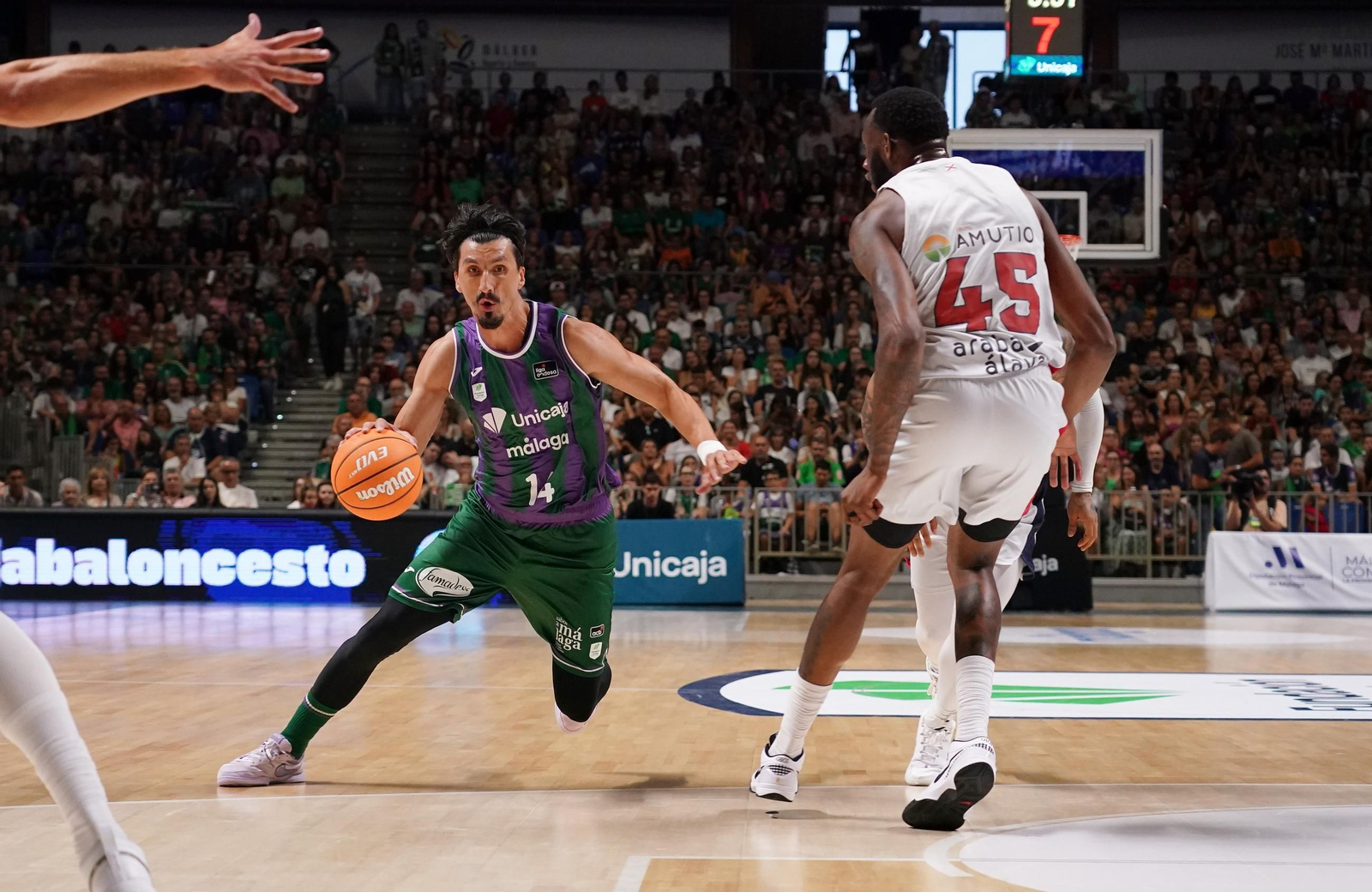 El Unicaja - Baskonia, en fotos