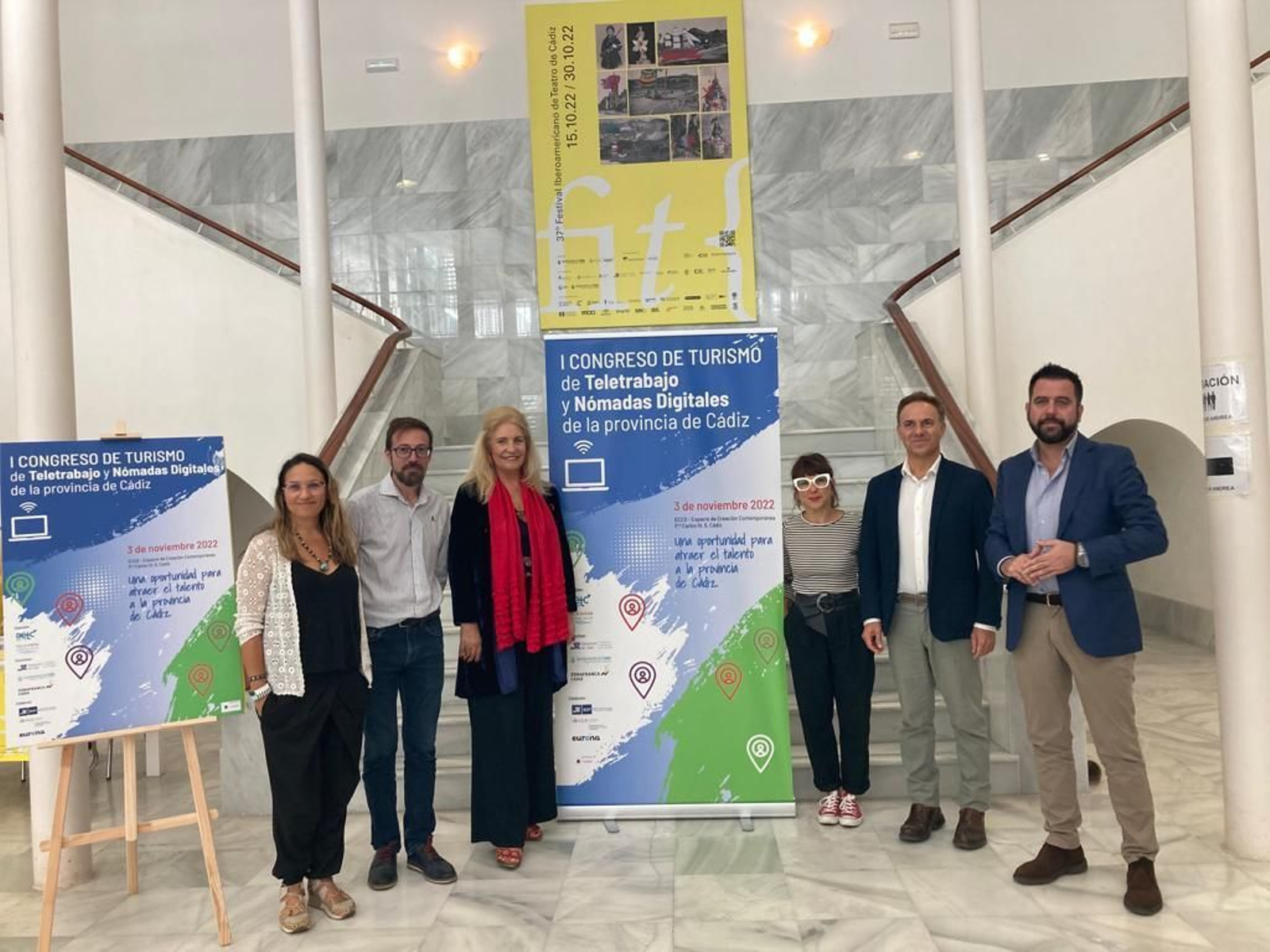 De izquierda a derecha, Sara Cantos (Telework), Luis López y Pepa Díaz (AETC), Monte Mures (Ayuntamiento de Cádiz), Fran González (Zona Franca) y David de la Encina (Diputación de Cádiz)