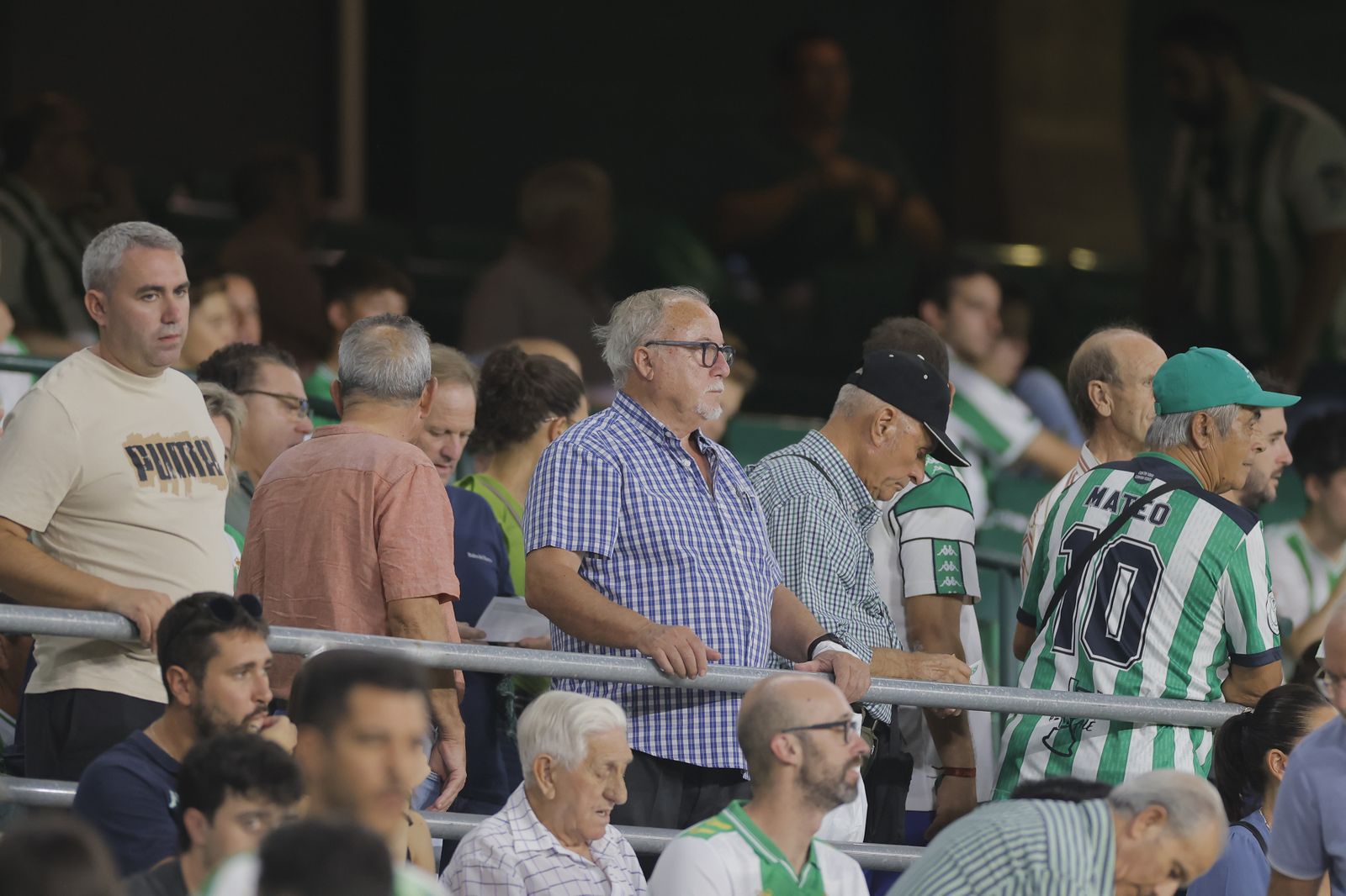 Búscate en las fotos del Betis-Valencia