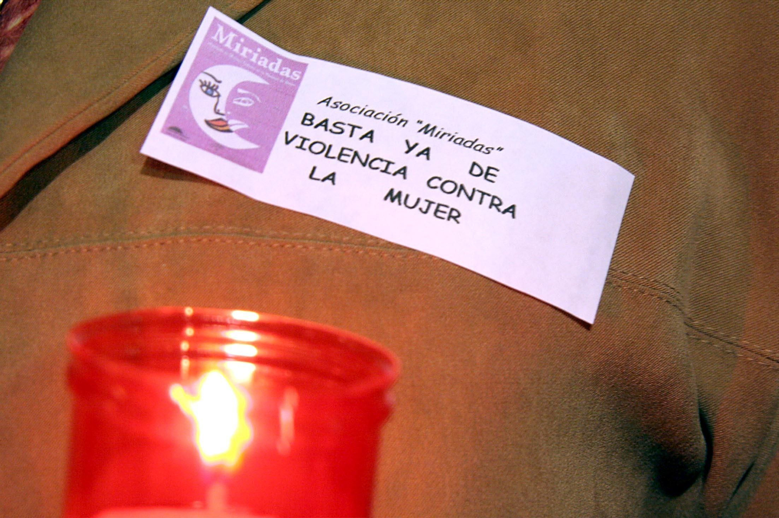 Pegatina exhibida en una manifestación contra la violencia machista.