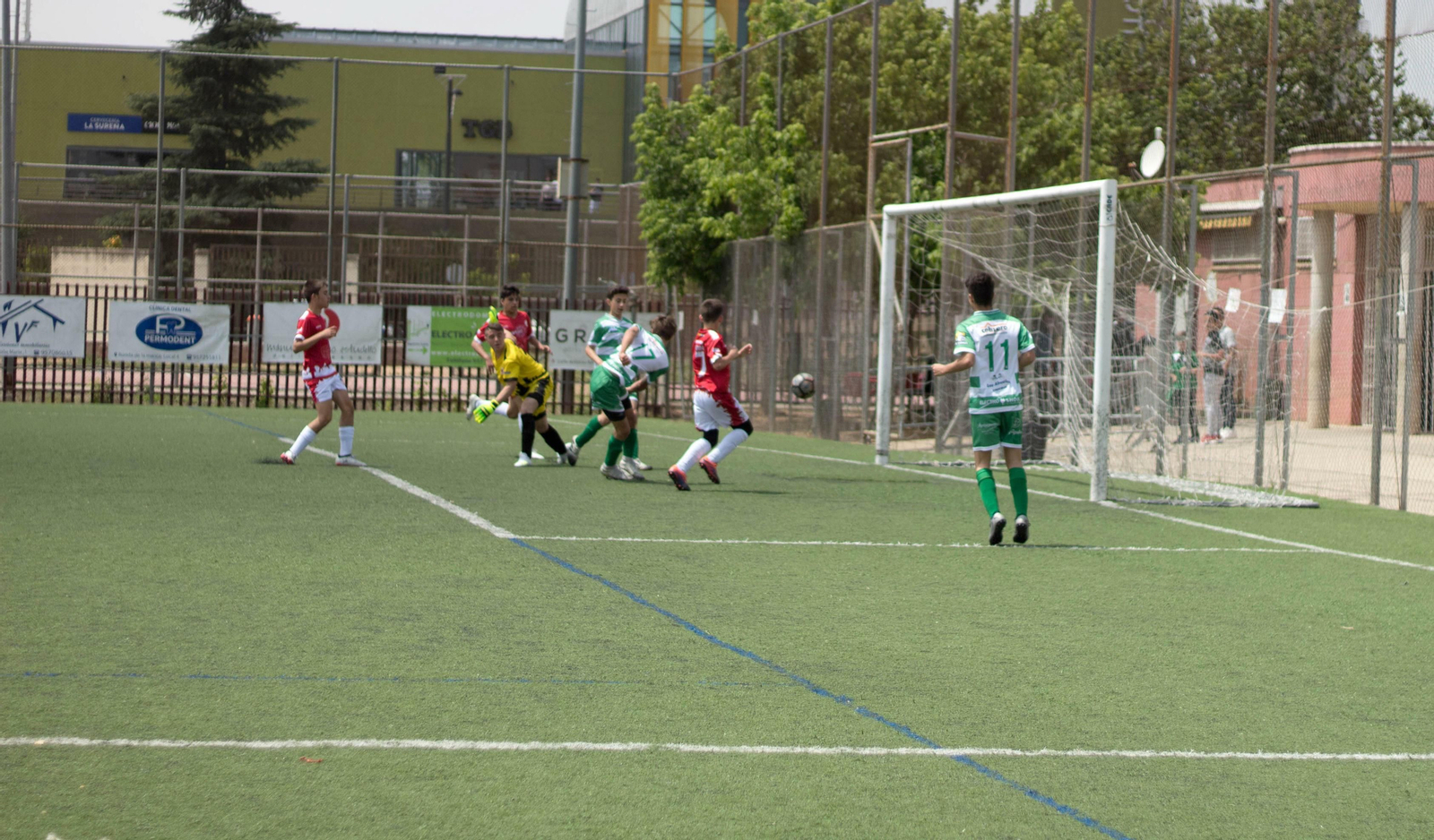 Álvaro Prieto, del Juanín y Diego, logra uno de sus cuatro goles ante el San Roque.
