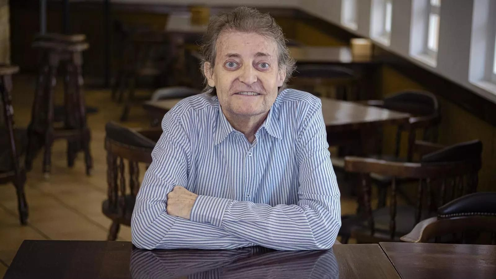 José Luis Naranjo posa para una entrevista con Diario del Carnaval.